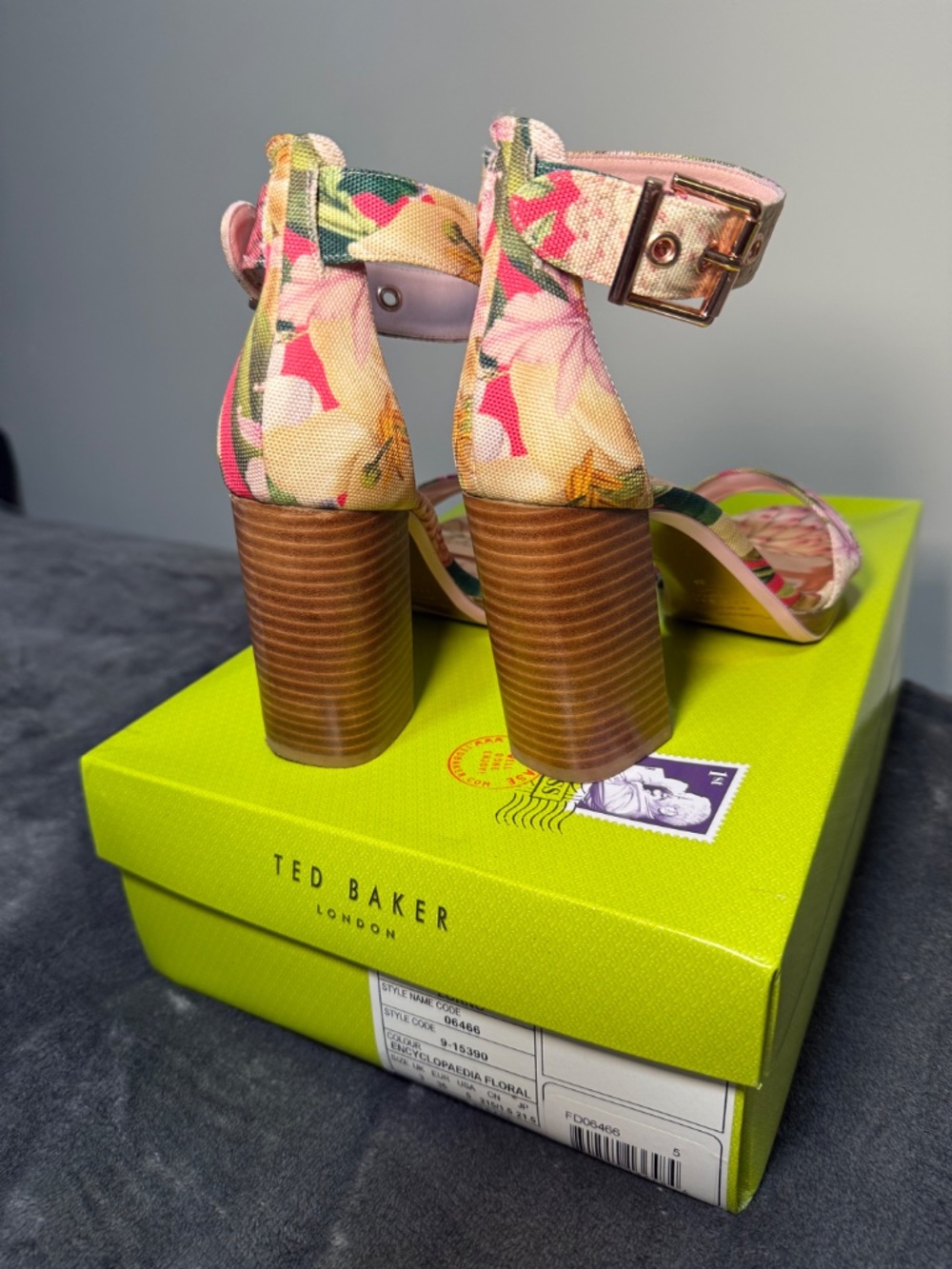Ted Baker Floral Wooden Block Heel - Picture 7 of 14